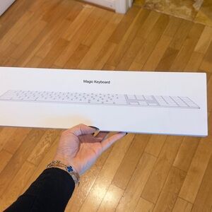 Apple Magic Keyboard in White